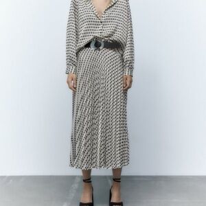 Zara cream and black geometric pleated maxi skirt